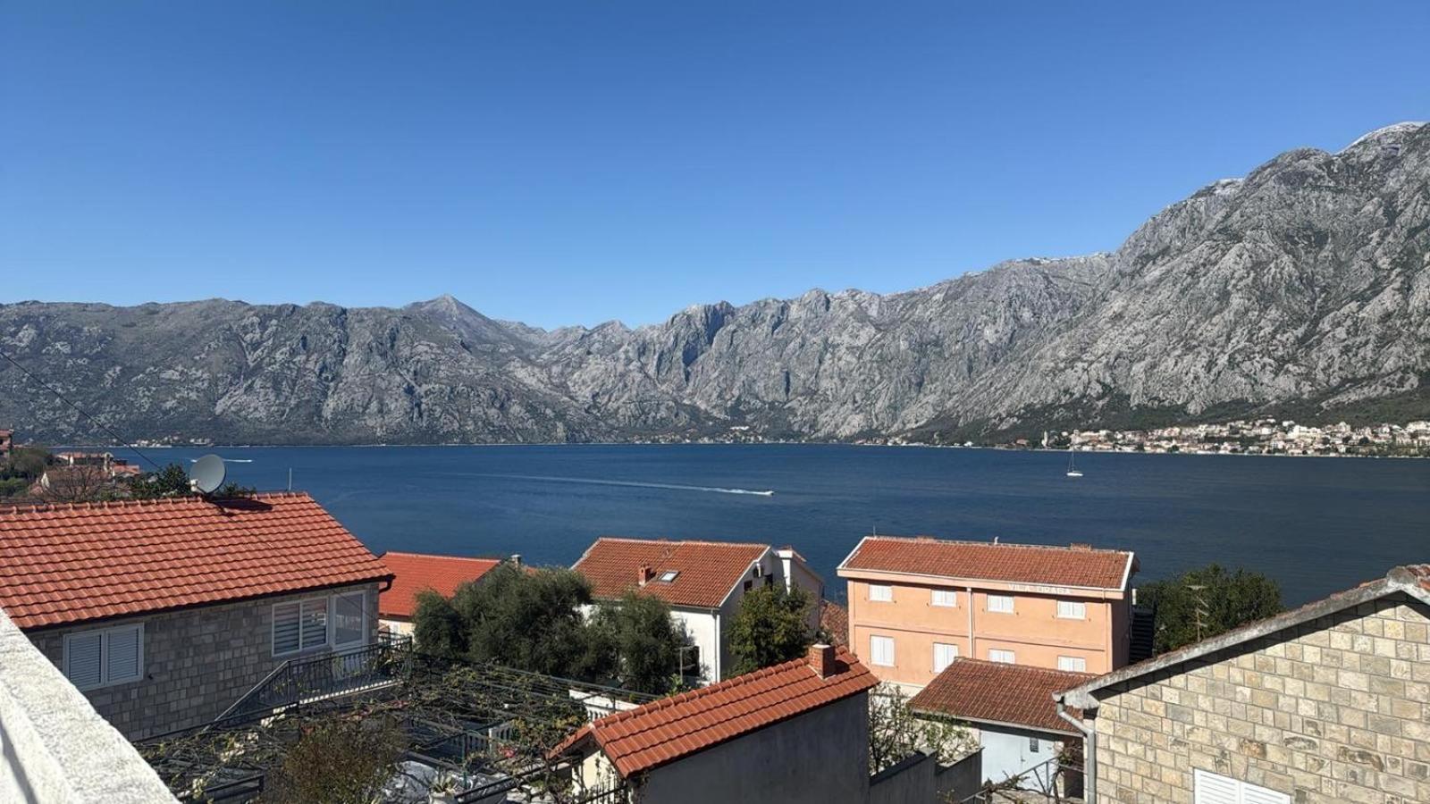 Alisa Sea View Apartment Prcanj Kotor Eksteriør billede