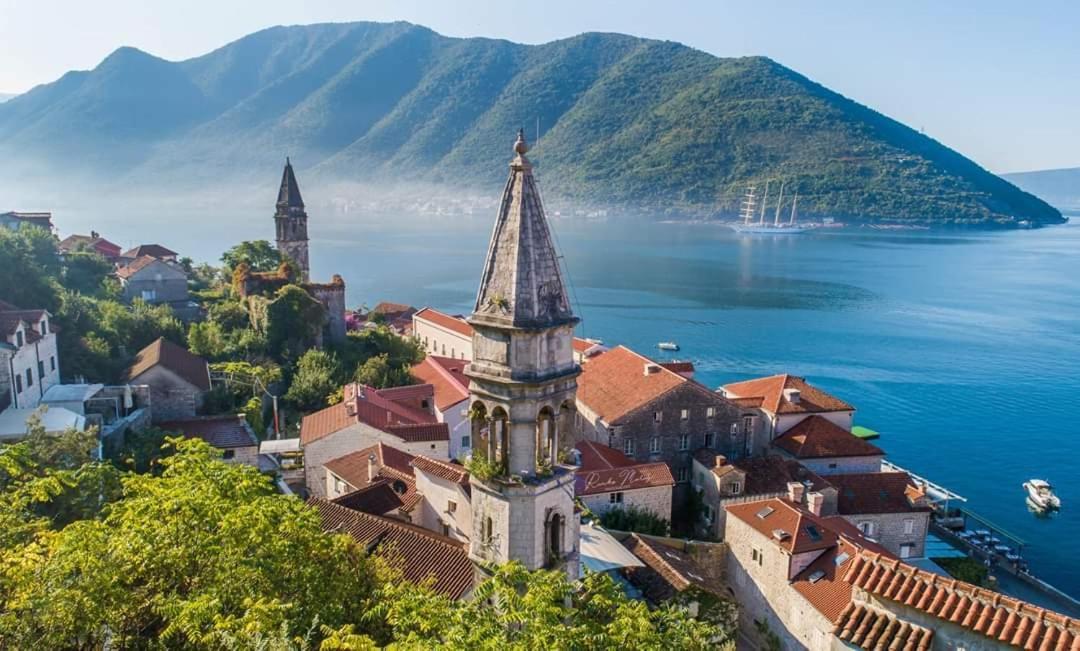 Alisa Sea View Apartment Prcanj Kotor Eksteriør billede